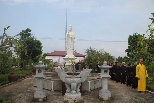 Thanh Hóa: Phật tử về chùa Vạn Linh tham dự khóa tu