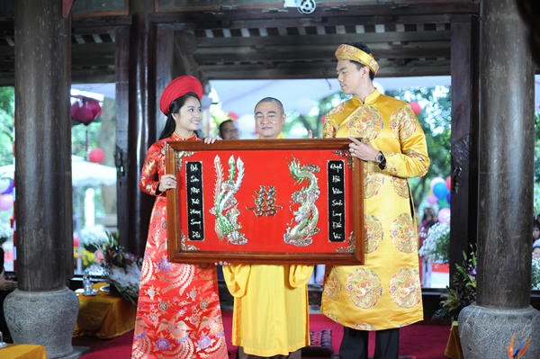 Vợ chồng Kiều Anh làm lễ Hằng thuận