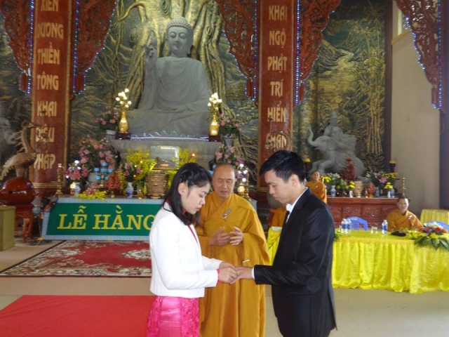 Thanh Hóa: Hai đôi tân hôn về Thiền Viện Trúc Lâm Hàm Rồng làm lễ hằng thuận