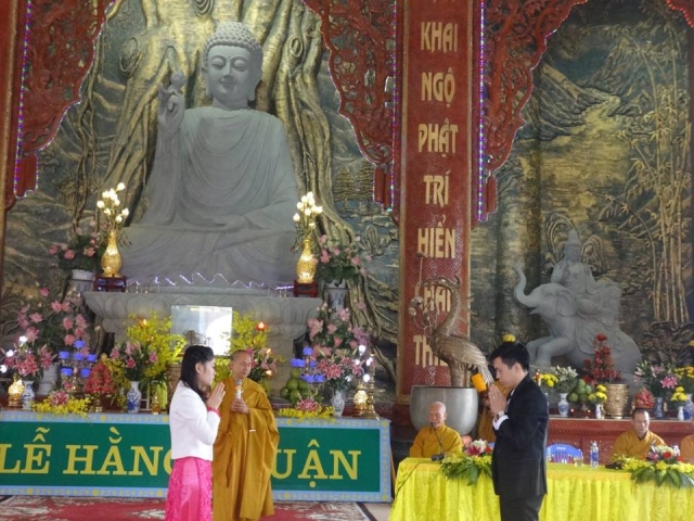 Thanh Hóa: Hai đôi tân hôn về Thiền Viện Trúc Lâm Hàm Rồng làm lễ hằng thuận