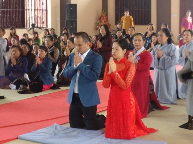 Thanh Hóa: Hai đôi tân hôn về Thiền Viện Trúc Lâm Hàm Rồng làm lễ hằng thuận