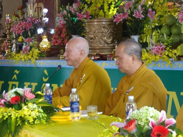 Thanh Hóa: Hai đôi tân hôn về Thiền Viện Trúc Lâm Hàm Rồng làm lễ hằng thuận