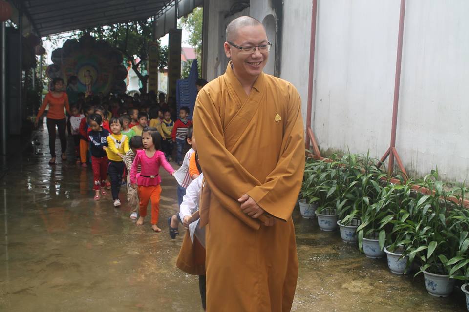 Thanh Hóa: Các cháu Mầm Non về chùa học Phật