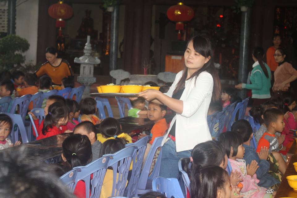 Thanh Hóa: Các cháu Mầm Non về chùa học Phật