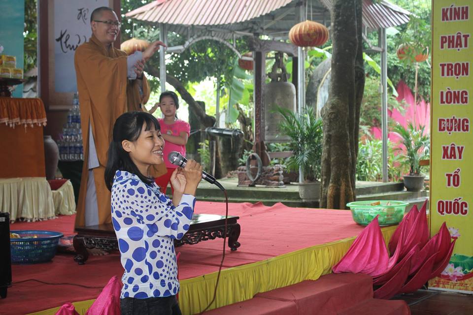 Thanh Hóa: Các cháu Mầm Non về chùa học Phật
