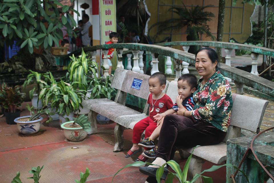 Thanh Hóa: Các cháu Mầm Non về chùa học Phật