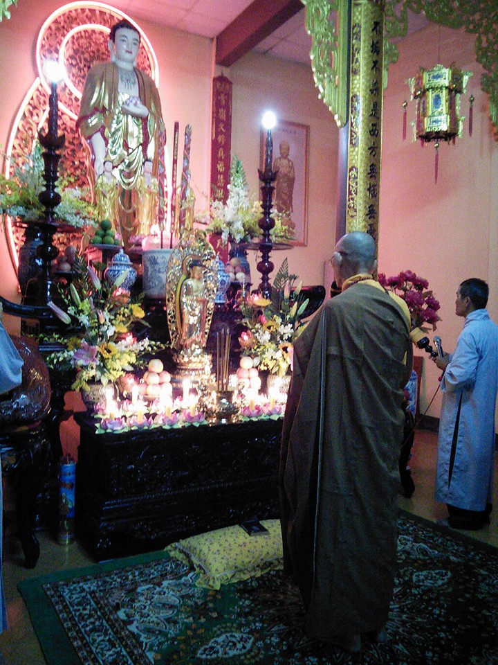 Khánh Hòa:  Chùa Sắc tứ Minh Thiện đêm Hoa đăng kính mừng Khánh đản Phật A Di Đà