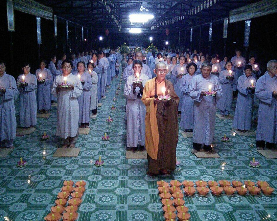 Khánh Hòa:  Chùa Sắc tứ Minh Thiện đêm Hoa đăng kính mừng Khánh đản Phật A Di Đà