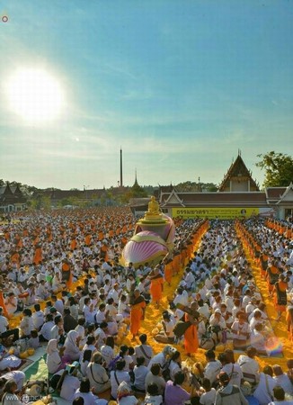 Thái Lan: Hình ảnh Tu viện Wat Phra Dhammakaya tổ chức cuộc Hành hương vì hòa bình