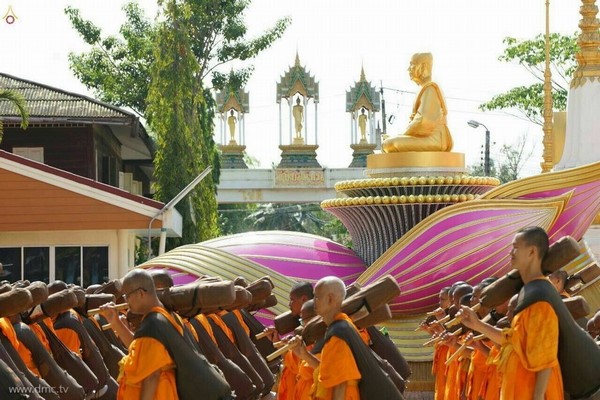 Thái Lan: Chùm ảnh diễu hành quanh Phố phường dịp kỷ niệm ngày Phật Thành đạo