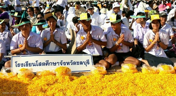 Thái Lan: Chùm ảnh diễu hành quanh Phố phường dịp kỷ niệm ngày Phật Thành đạo