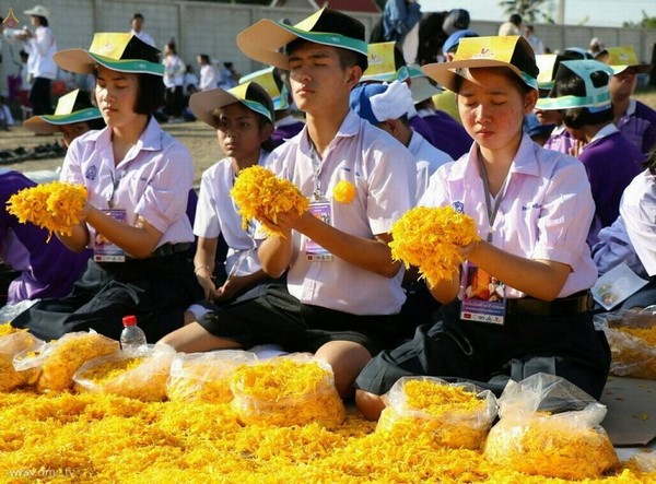 Thái Lan: Chùm ảnh diễu hành quanh Phố phường dịp kỷ niệm ngày Phật Thành đạo