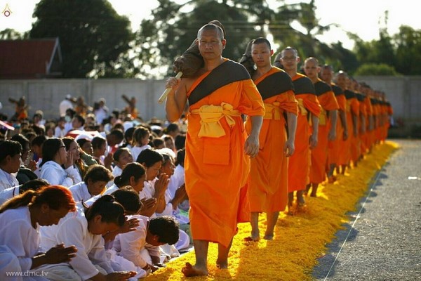 Thái Lan: Chùm ảnh diễu hành quanh Phố phường dịp kỷ niệm ngày Phật Thành đạo