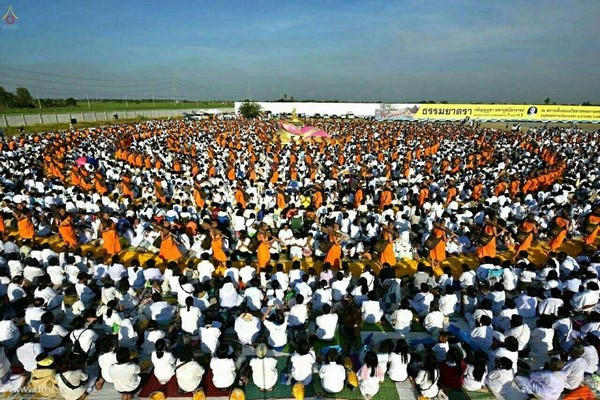 Thái Lan: Chùm ảnh diễu hành quanh Phố phường dịp kỷ niệm ngày Phật Thành đạo