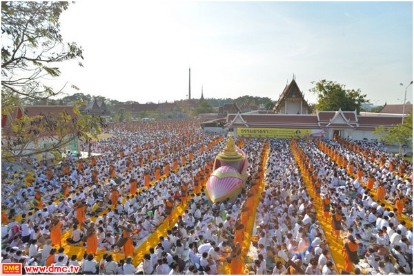 Thái Lan: Hình ảnh Tu viện Wat Phra Dhammakaya tổ chức cuộc Hành hương vì hòa bình