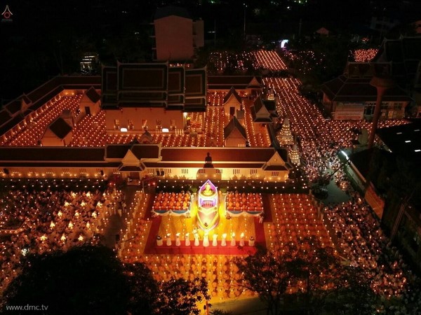 Thái Lan: Chùm ảnh diễu hành quanh Phố phường dịp kỷ niệm ngày Phật Thành đạo
