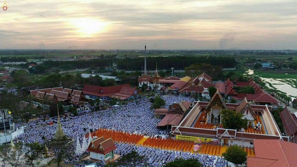 Thái Lan: Hình ảnh Tu viện Wat Phra Dhammakaya tổ chức cuộc Hành hương vì hòa bình
