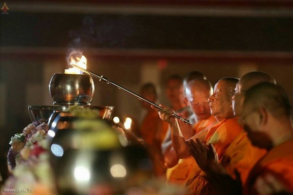 Thái Lan: Hình ảnh Tu viện Wat Phra Dhammakaya tổ chức cuộc Hành hương vì hòa bình