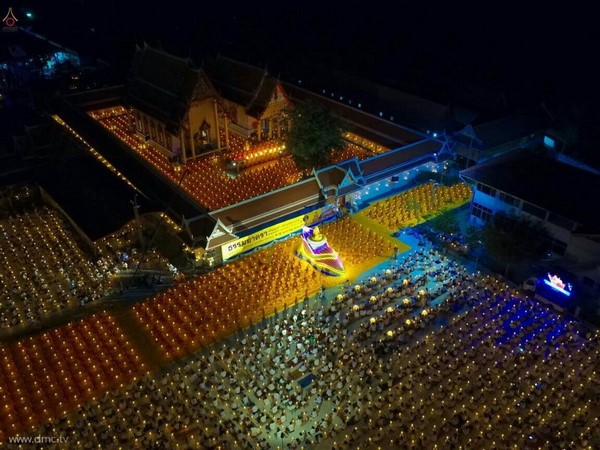 Thái Lan: Hình ảnh Tu viện Wat Phra Dhammakaya tổ chức cuộc Hành hương vì hòa bình