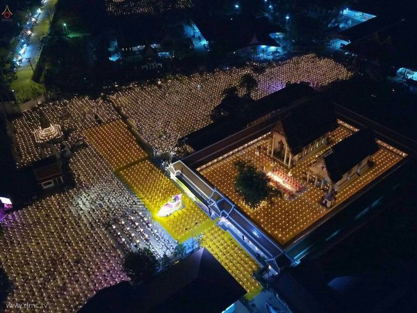Thái Lan: Hình ảnh Tu viện Wat Phra Dhammakaya tổ chức cuộc Hành hương vì hòa bình
