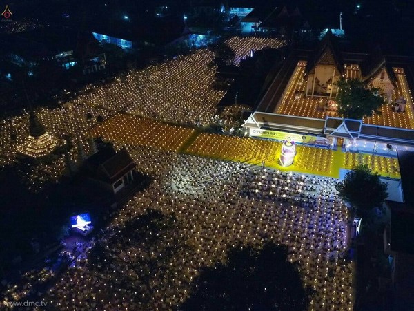 Thái Lan: Hình ảnh Tu viện Wat Phra Dhammakaya tổ chức cuộc Hành hương vì hòa bình