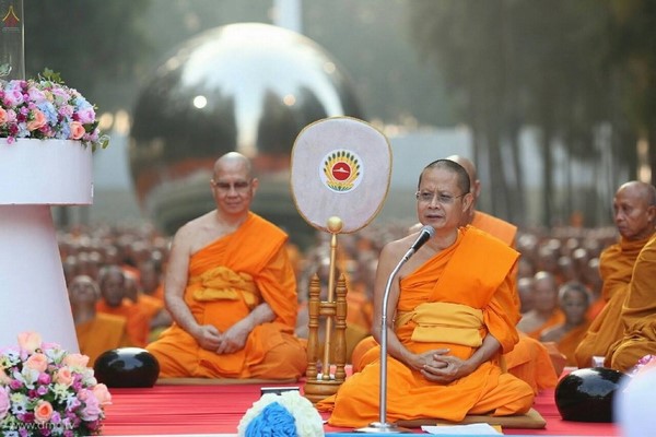 Thái Lan: Hình ảnh Tu viện Wat Phra Dhammakaya tổ chức cuộc Hành hương vì hòa bình