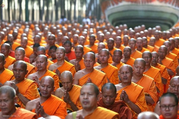 Thái Lan: Hình ảnh Tu viện Wat Phra Dhammakaya tổ chức cuộc Hành hương vì hòa bình