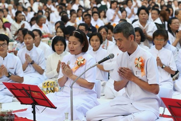 Thái Lan: Hình ảnh Tu viện Wat Phra Dhammakaya tổ chức cuộc Hành hương vì hòa bình