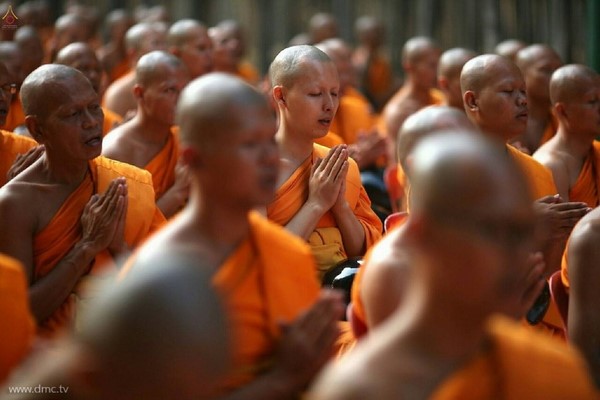 Thái Lan: Hình ảnh Tu viện Wat Phra Dhammakaya tổ chức cuộc Hành hương vì hòa bình