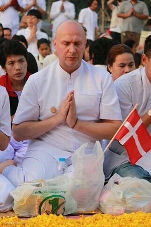 Thái Lan: Hình ảnh Tu viện Wat Phra Dhammakaya tổ chức cuộc Hành hương vì hòa bình