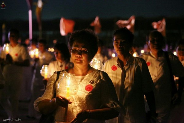 Thái Lan: Chùm ảnh thiêng liêng lễ Magha Puja tại tu viện Wat Dhammakaya