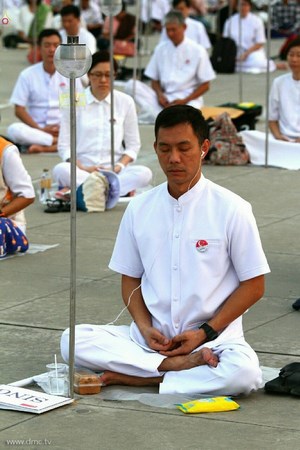 Thái Lan: Chùm ảnh thiêng liêng lễ Magha Puja tại tu viện Wat Dhammakaya