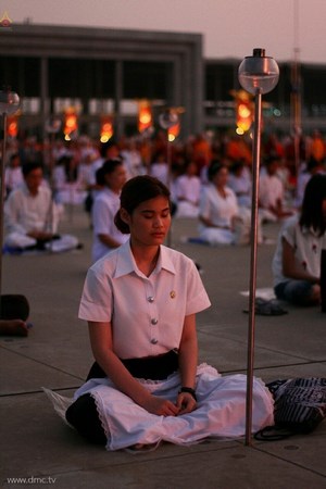 Thái Lan: Chùm ảnh thiêng liêng lễ Magha Puja tại tu viện Wat Dhammakaya