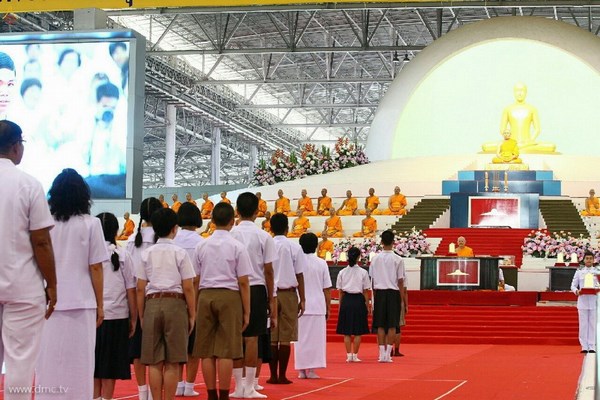 Thái Lan: Chùm ảnh thiêng liêng lễ Magha Puja tại tu viện Wat Dhammakaya