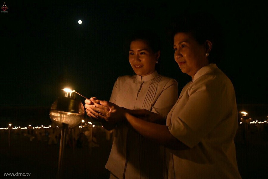 Thái Lan: Chùm ảnh thiêng liêng lễ Magha Puja tại tu viện Wat Dhammakaya