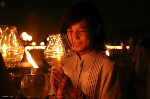 Thái Lan: Chùm ảnh thiêng liêng lễ Magha Puja tại tu viện Wat Dhammakaya