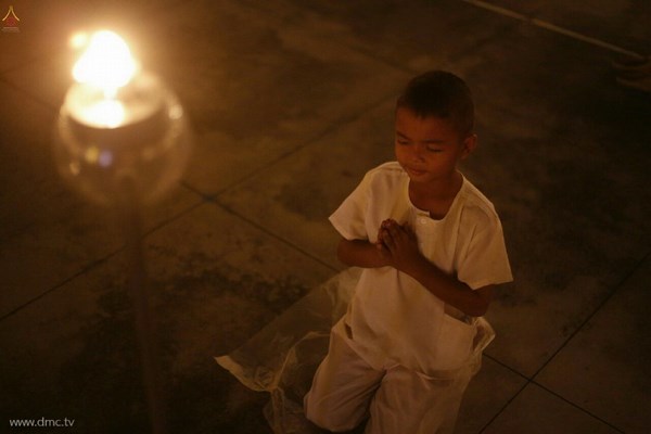 Thái Lan: Chùm ảnh thiêng liêng lễ Magha Puja tại tu viện Wat Dhammakaya