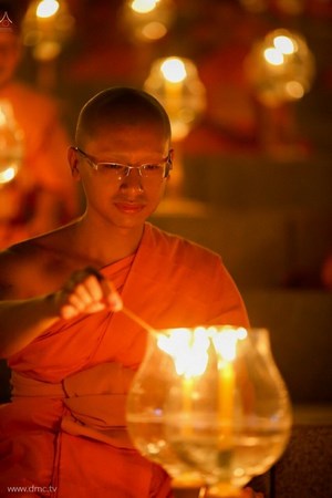 Thái Lan: Chùm ảnh thiêng liêng lễ Magha Puja tại tu viện Wat Dhammakaya