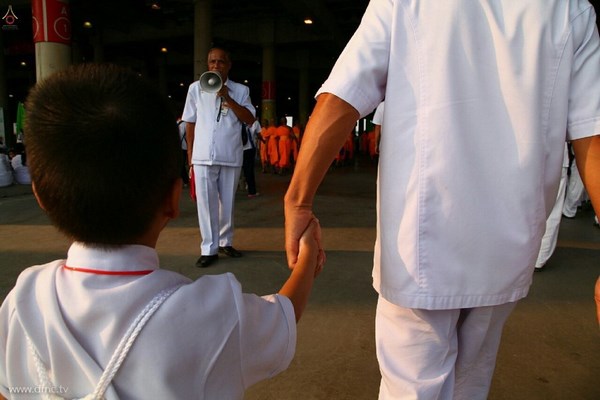 Thái Lan: Chùm ảnh thiêng liêng lễ Magha Puja tại tu viện Wat Dhammakaya