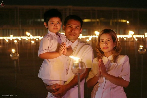 Thái Lan: Chùm ảnh thiêng liêng lễ Magha Puja tại tu viện Wat Dhammakaya