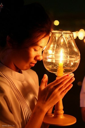 Thái Lan: Chùm ảnh thiêng liêng lễ Magha Puja tại tu viện Wat Dhammakaya