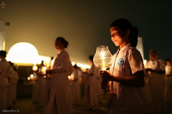 Thái Lan: Chùm ảnh thiêng liêng lễ Magha Puja tại tu viện Wat Dhammakaya