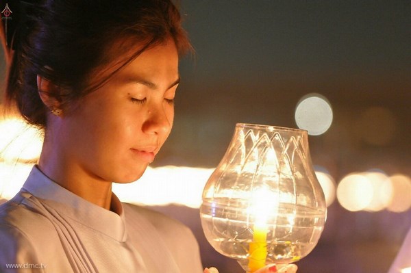 Thái Lan: Chùm ảnh thiêng liêng lễ Magha Puja tại tu viện Wat Dhammakaya
