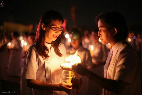 Thái Lan: Chùm ảnh thiêng liêng lễ Magha Puja tại tu viện Wat Dhammakaya