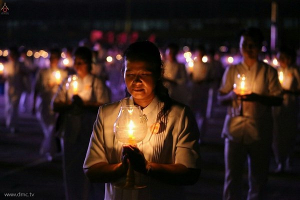Thái Lan: Chùm ảnh thiêng liêng lễ Magha Puja tại tu viện Wat Dhammakaya