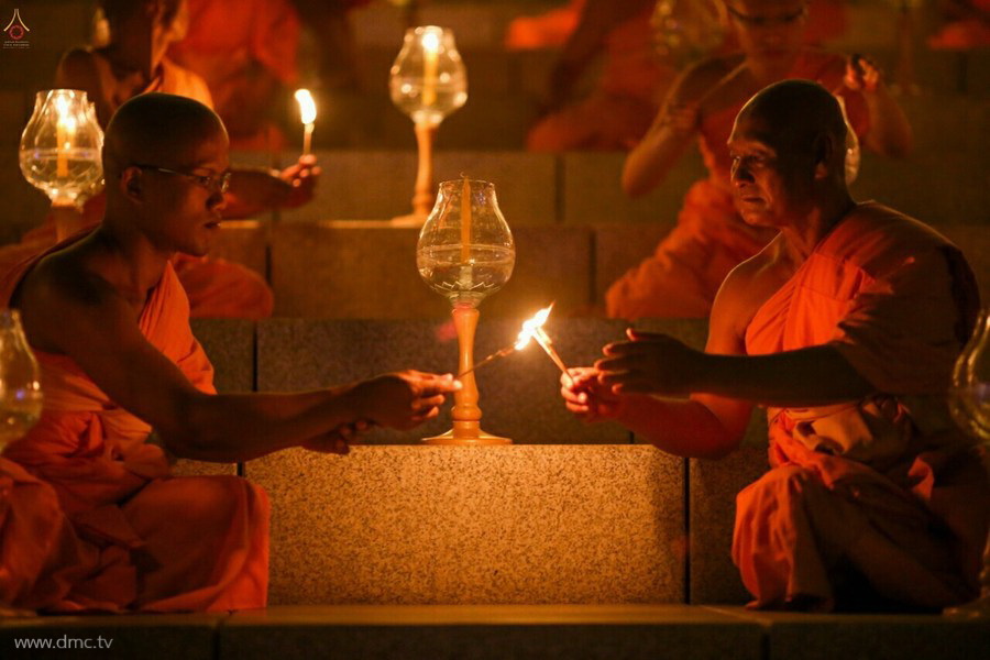 Thái Lan: Chùm ảnh thiêng liêng lễ Magha Puja tại tu viện Wat Dhammakaya
