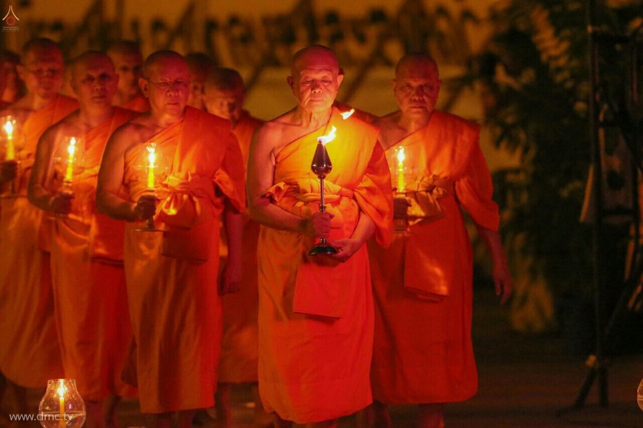 Thái Lan: Chùm ảnh thiêng liêng lễ Magha Puja tại tu viện Wat Dhammakaya