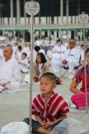 Thái Lan: Chùm ảnh thiêng liêng lễ Magha Puja tại tu viện Wat Dhammakaya