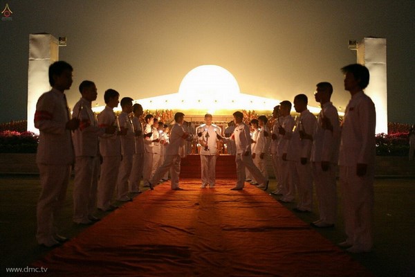 Thái Lan: Chùm ảnh thiêng liêng lễ Magha Puja tại tu viện Wat Dhammakaya