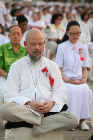 Thái Lan: Chùm ảnh thiêng liêng lễ Magha Puja tại tu viện Wat Dhammakaya